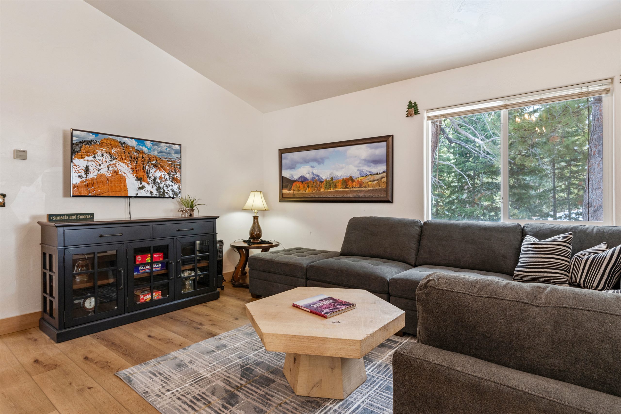 Bear Cabin at Duck Creek Village Inn