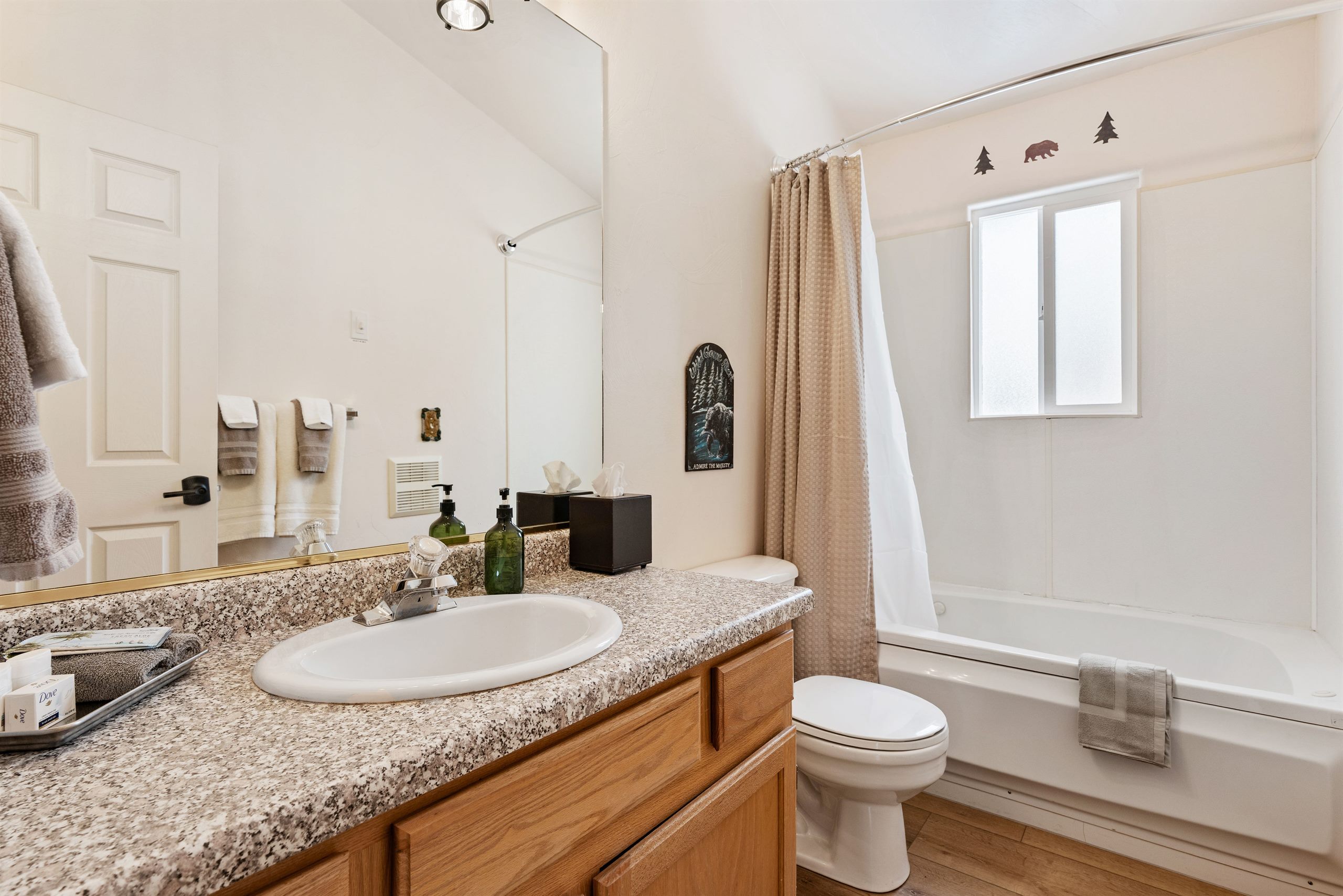 Bear Cabin at Duck Creek Village Inn