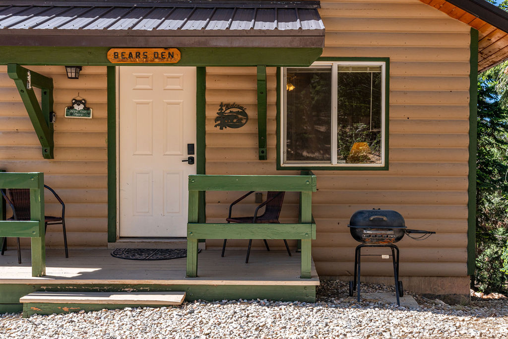 Bear Cabin at Duck Creek Village Inn