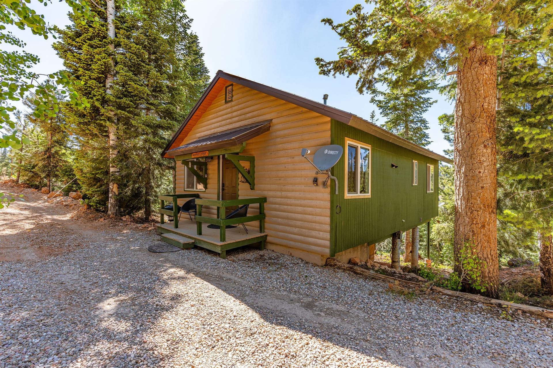 Bear and Moose Cabins side by side in Duck Creek Village