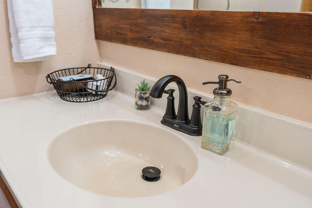 Duck Creek Retreat — photo 21