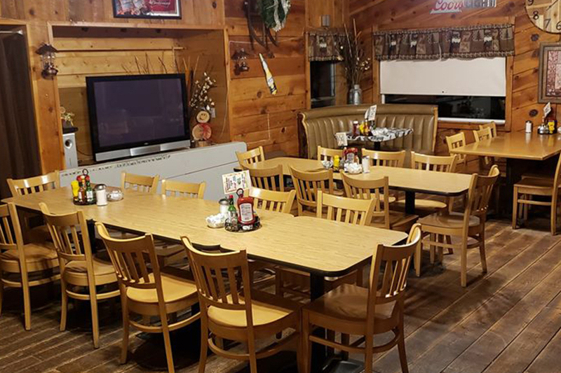 Aunt Sue's Chalet restaurant exterior in Duck Creek Village, Utah