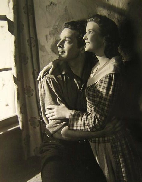 Robert Lowery and Dorris Bowdon in a 1939 publicity still for Drums Along the Mohawk