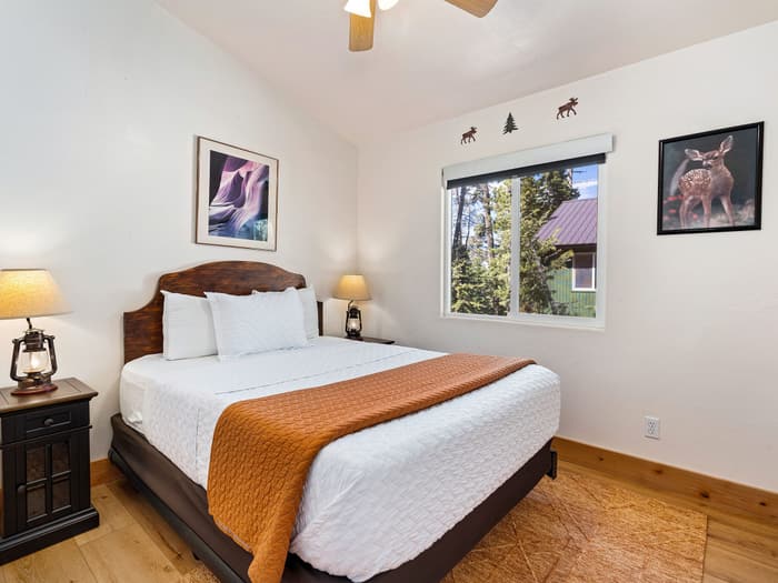 Queensize-Schlafzimmer in Moose Cabin