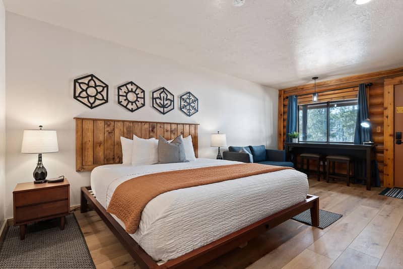 Themed hotel room at Duck Creek Village Inn