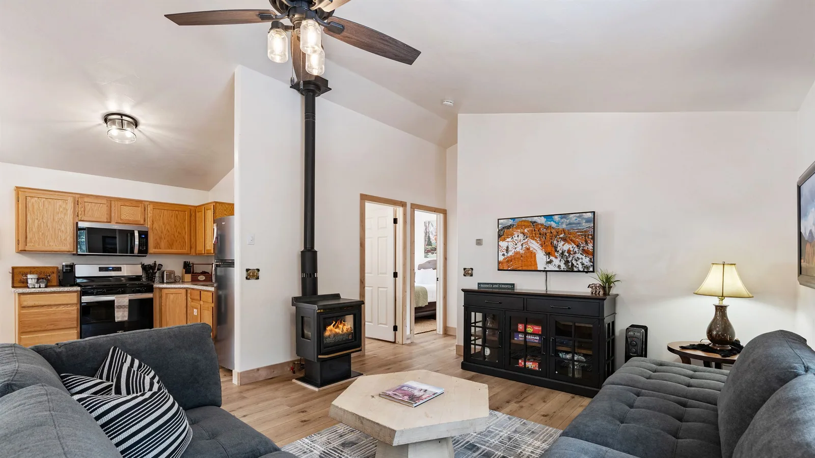 Warme cabin woonruimte in Duck Creek Village